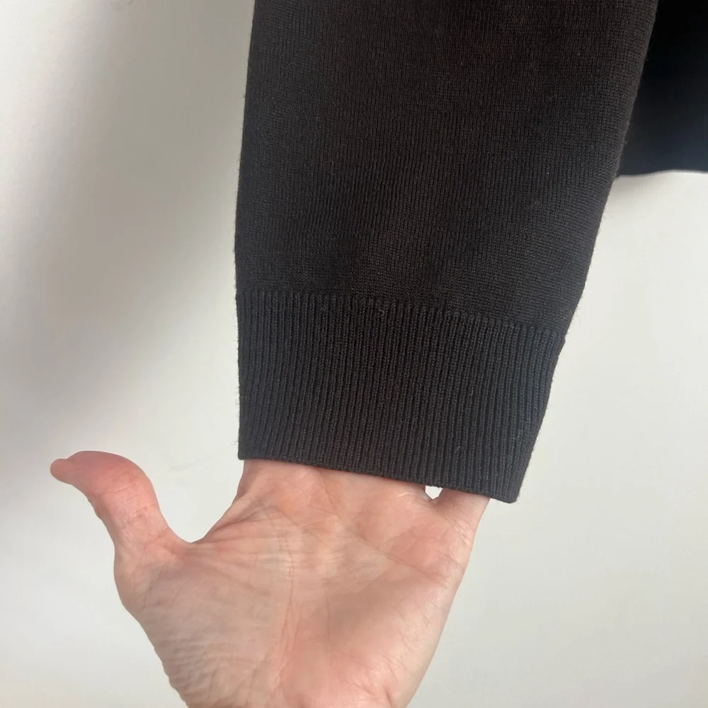 Vintage Banana‎ Republic Men's XL Dark Brown 100% Merino Wool V-Neck Sweater